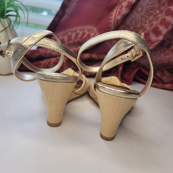 Lilly Pulitzer Emmie Wedge Sandals Gold And Tan Size 6.5 - Picture 11 of 15